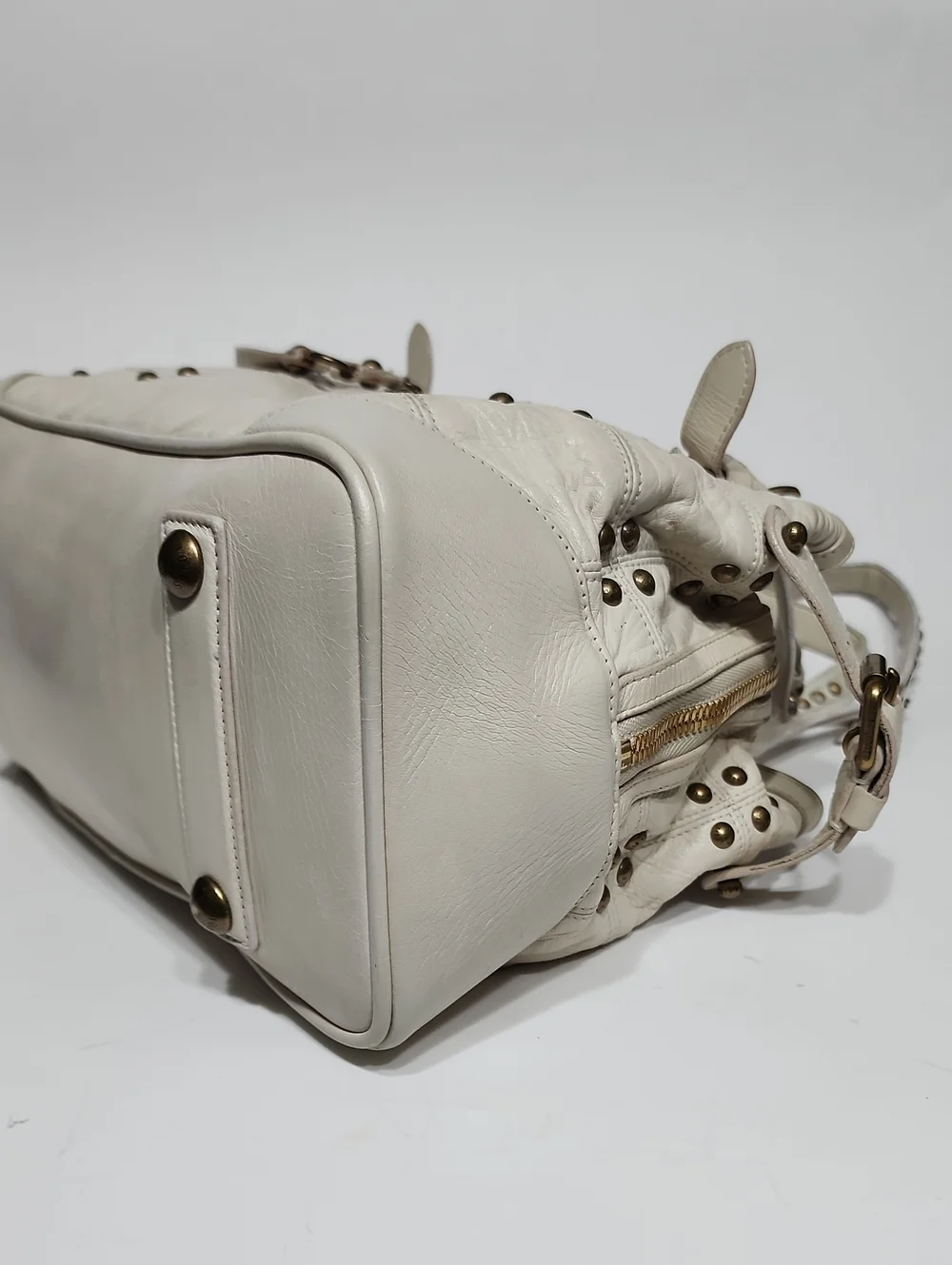 Louis Vuitton Suhali Aged Gold Rivet Hardware Tapioca Y2K Shoulder bag
